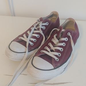 Women's Maroon Converse Size 8.5